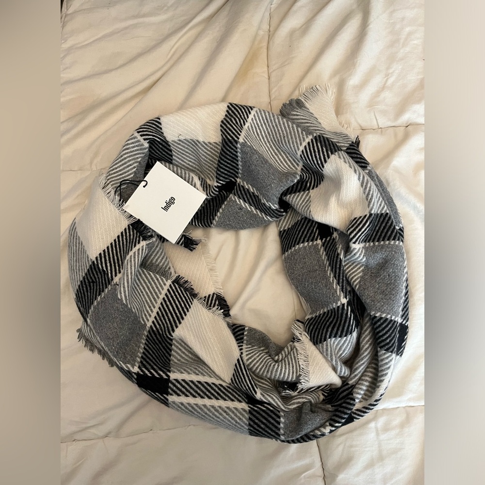 Plaid Scarf in Black and White